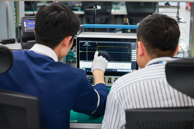 Các kỹ sư làm việc và nghiên cứu tại Trung tâm Nghiên cứu và Phát triển Samsung Việt Nam(4).jpg