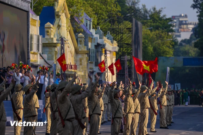 vnp_dieu hanh ky niem 70 nam Giai phong Thu Do 9.jpg