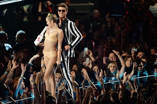 Miley Cyrus is "excited" because of her provocative performance at VMA photo 1