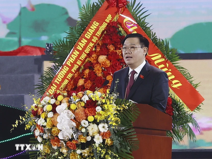 Chủ tịch Quốc hội Vương Đình Huệ phát biểu tại Lễ kỷ niệm 60 năm ngày Bác Hồ thăm tỉnh Thái Nguyên. (Ảnh: An Đăng/TTXVN)
