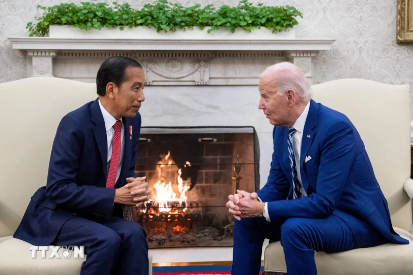 Tổng thống Mỹ Joe Biden (phải) và Tổng thống Indonesia Joko Widodo tại cuộc gặp ở Nhà Trắng ngày 13/11/2023. Ảnh: AFP/TTXVN