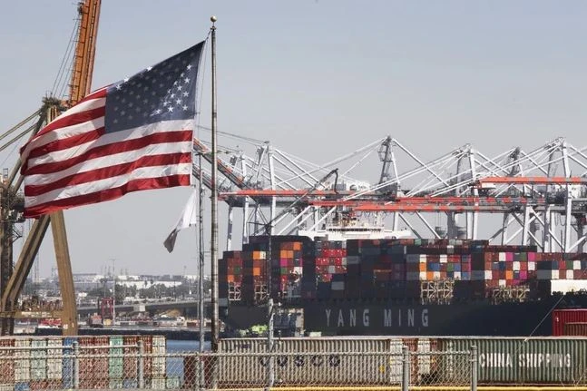 Hàng hóa Trung Quốc xếp tại cảng Long Beach, bang California, Mỹ ngày 14/9/2019. (Ảnh: AFP/TTXVN)
