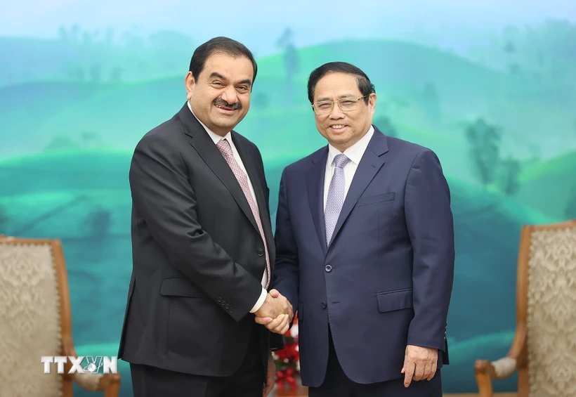 Thủ tướng Phạm Minh Chính tiếp ông Gautam Adani, Chủ tịch Tập đoàn Adani. (Ảnh: Dương Giang/TTXVN)
