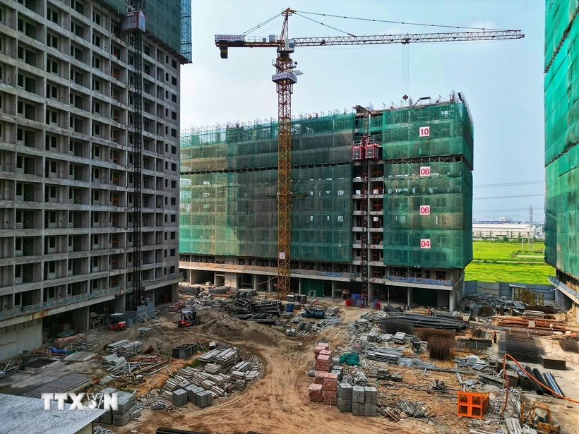 Dự án nhà ở xã hội Evergreen, Khu đô thị thị trấn Nếnh, huyện Việt Yên bao gồm 5 tòa nhà với hơn 2.000 căn hộ. (Ảnh: Tuấn Anh/TTXVN)