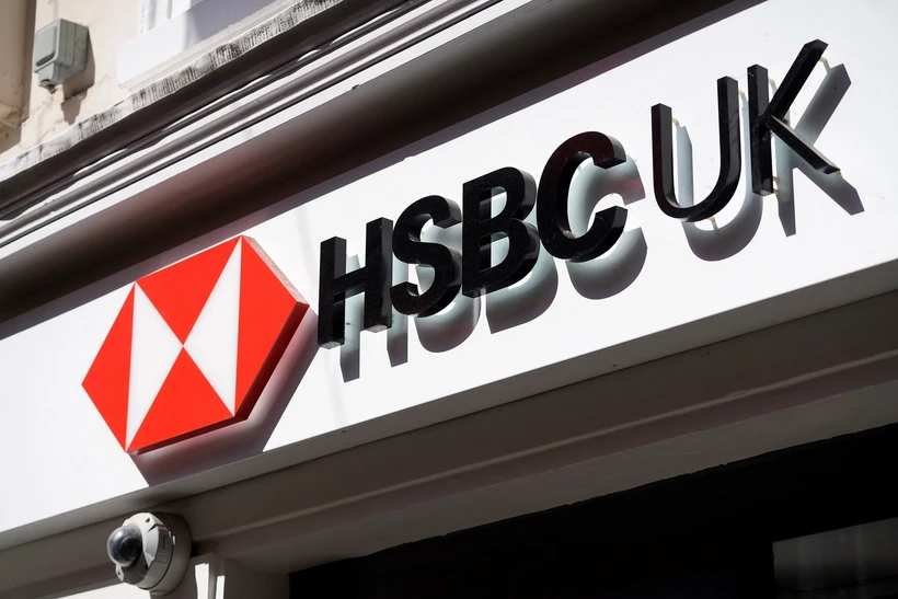 Chi nhánh ngân hàng HSBC tại London, Anh. (Ảnh: AFP/TTXVN)