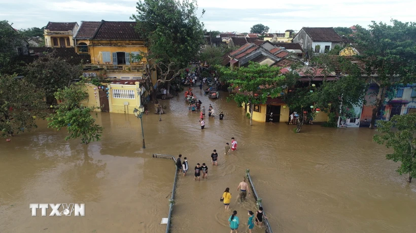 Phố cổ Hội An bị ngập lụt sau bão số 4 năm 2022. (Ảnh: Văn Dũng/TTXVN)