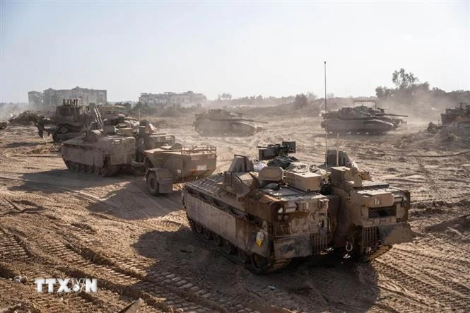 Binh sỹ Israel tiến hành chiến dịch trên bộ chống Phong trào Hamas tại phía Bắc Dải Gaza. (Ảnh: THX/TTXVN)
