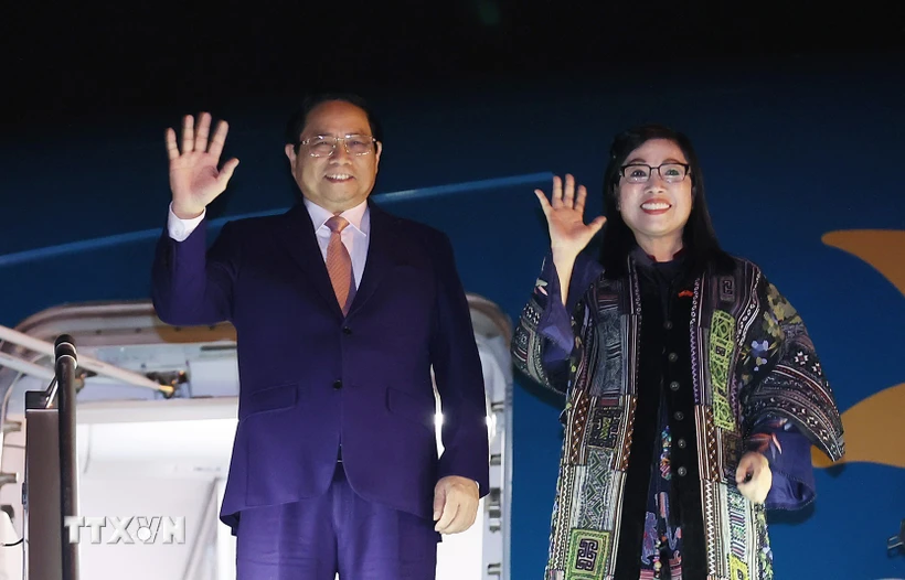 Thủ tướng Phạm Minh Chính và Phu nhân đến Thủ đô Ankara, bắt đầu chuyến thăm chính thức Thổ Nhĩ Kỳ. (Ảnh: Dương Giang/TTXVN)
