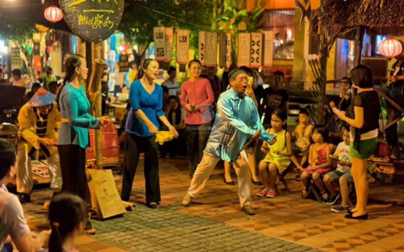 41% người Việt Nam thích đi du lịch kết hợp xem biểu diễn nghệ thuật ở cả trong và ngoài nước. (Ảnh: CTV/Vietnam+)