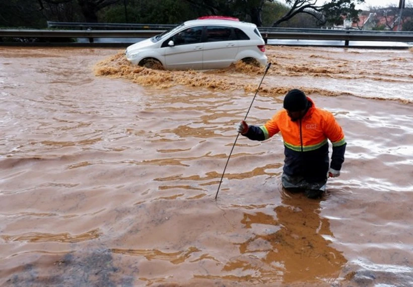 Lũ lụt gây ảnh hưởng nghiêm trọng ở Cape Town. (Nguồn: Reuters)