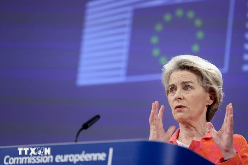 Chủ tịch Ủy ban châu Âu Ursula von der Leyen phát biểu tại cuộc họp báo ở Brussels, Bỉ, ngày 15/5/2023. (Ảnh: AFP/TTXVN)