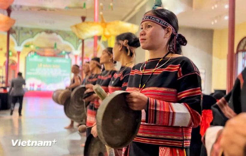 Tái hiện không gian văn hóa Cồng chiêng Tây Nguyên giữa Thủ đô Hà Nội. (Ảnh: Mai Mai/Vietnam )