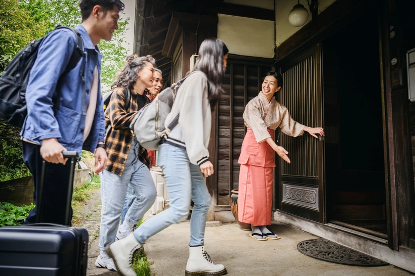 Loại hình lưu trú mang đậm tính văn hóa địa phương như ryokan (hay còn gọi là “lữ quán”, một kiểu nhà trọ truyền thống của người Nhật Bản) thu hút du khách Việt. (Ảnh: CTV/Vietnam+)