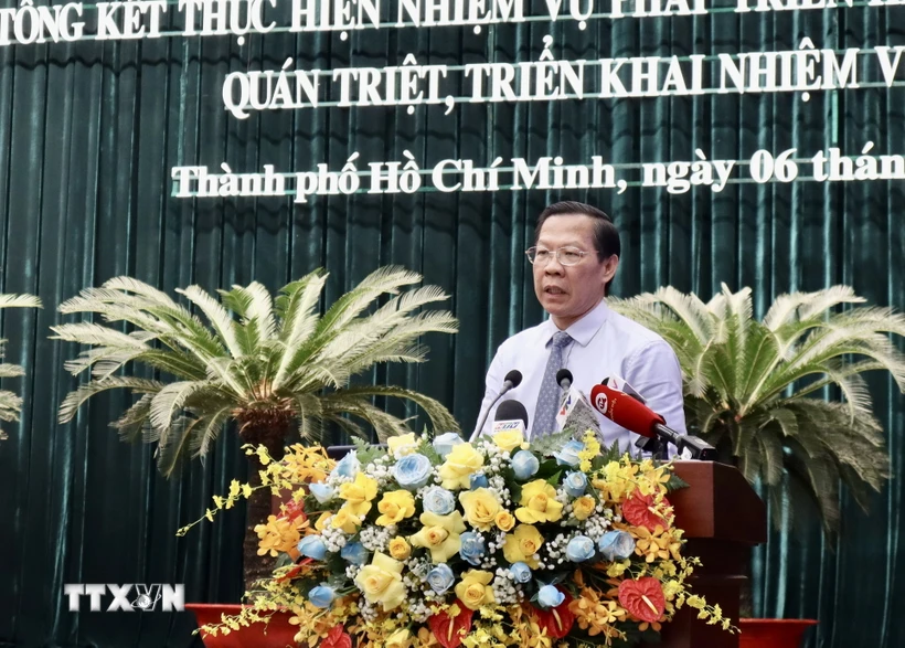 Ông Phan Văn Mãi, Chủ tịch Ủy ban Nhân dân Thành phố Hồ Chí Minh phát biểu tại hội nghị. (Ảnh: Xuân Anh/TTXVN)