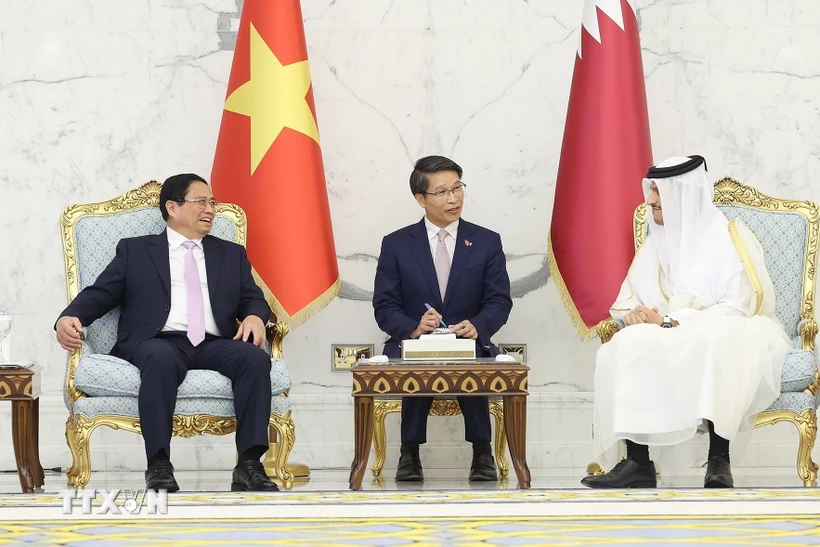 Thủ tướng Phạm Minh Chính hội đàm với Thủ tướng Nhà nước Qatar Sheikh Mohammed bin Abdulrahman bin Jasim Al-Thani. (Ảnh: Dương Giang/TTXVN)