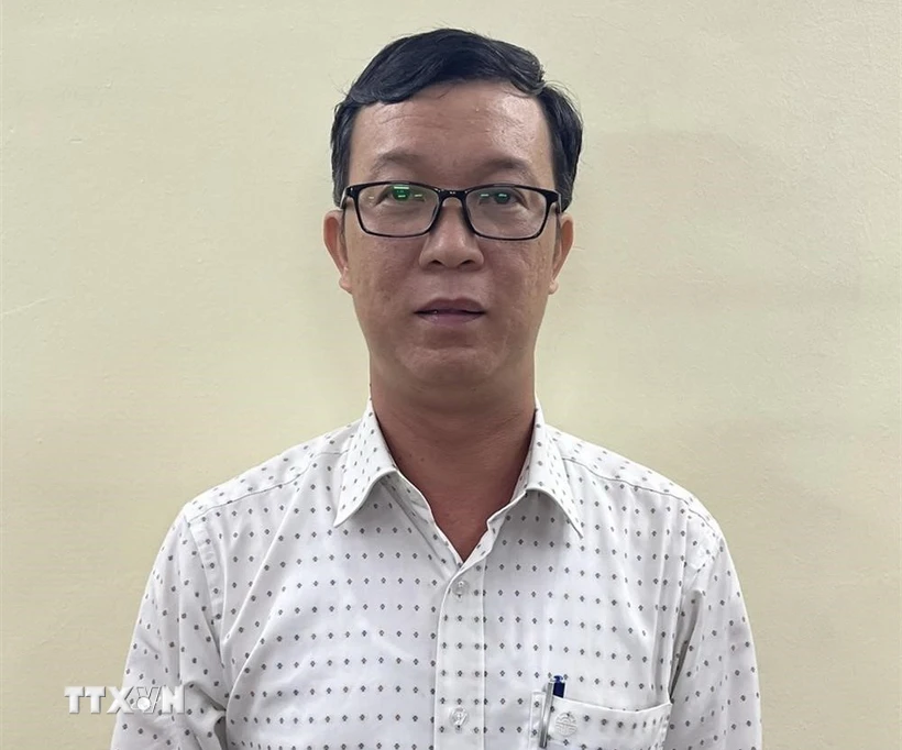 Bắt tạm giam Phó Chánh văn phòng Sở NN&PTNT Thành phố Hồ Chí Minh