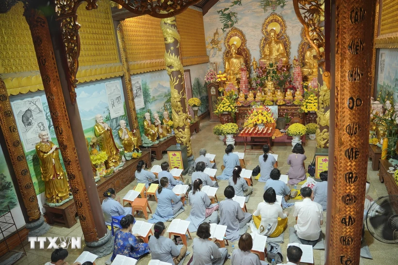 Lễ cầu nguyện quốc thái dân an của kiều bào tại Lào. (Ảnh: Đỗ Bá Thành/TTXVN)