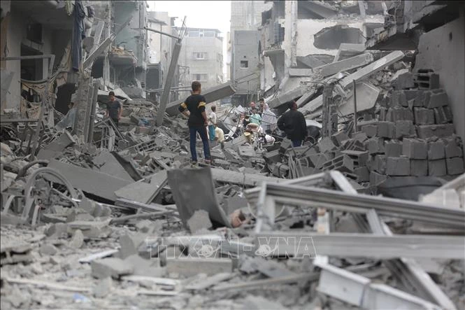 Cảnh đổ nát sau các cuộc không kích của Israel xuống Dải Gaza ngày 1/4/2024. Ảnh: THX/TTXVN
