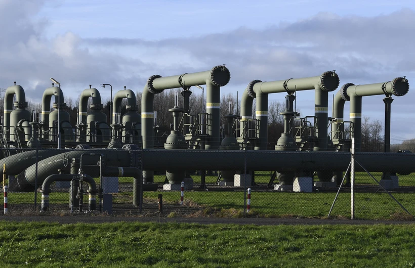 Hệ thống đường ống tại cơ sở khai thác khí đốt gần Garelsweerd, miền Bắc Hà Lan. (Ảnh: AFP/TTXVN)