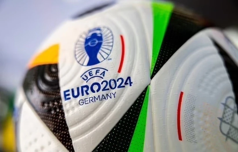 Fussballliebe (Tình yêu bóng đá) - trái bóng chính thức tại EURO 2024. (Ảnh: Daily Mail/TTXVN)