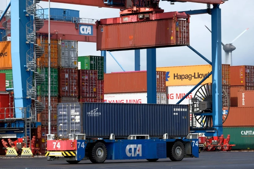 Cảng container ở Hamburg, miền Bắc Đức. Ảnh: AFP/TTXVN