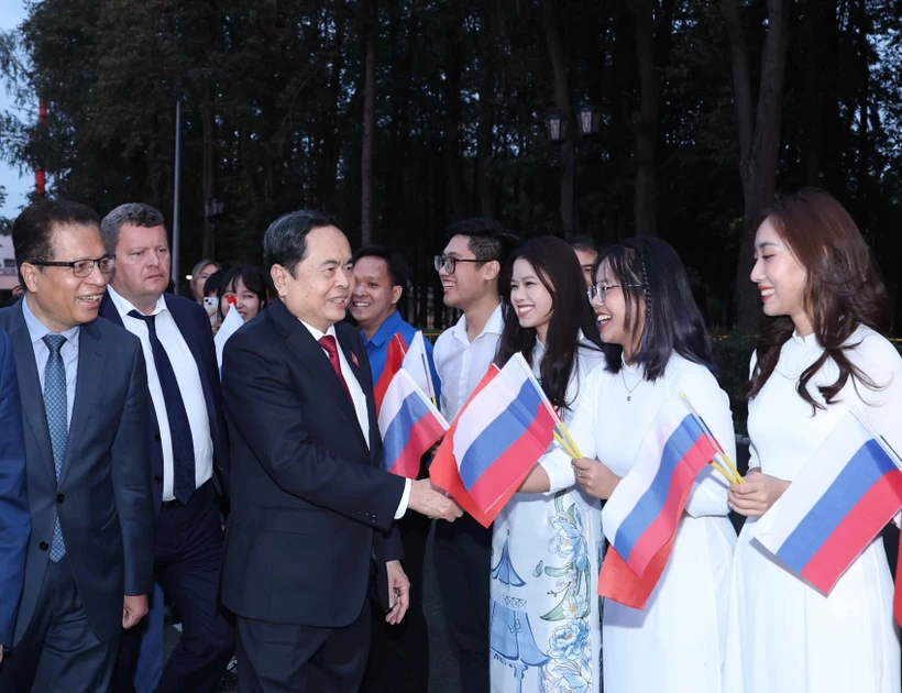 Lễ tiễn Chủ tịch Quốc hội Trần Thanh Mẫn tại sân bay Vnukovo, thủ đô Moskva, Liên Bang Nga. (Ảnh: Thống Nhất/TTXVN)