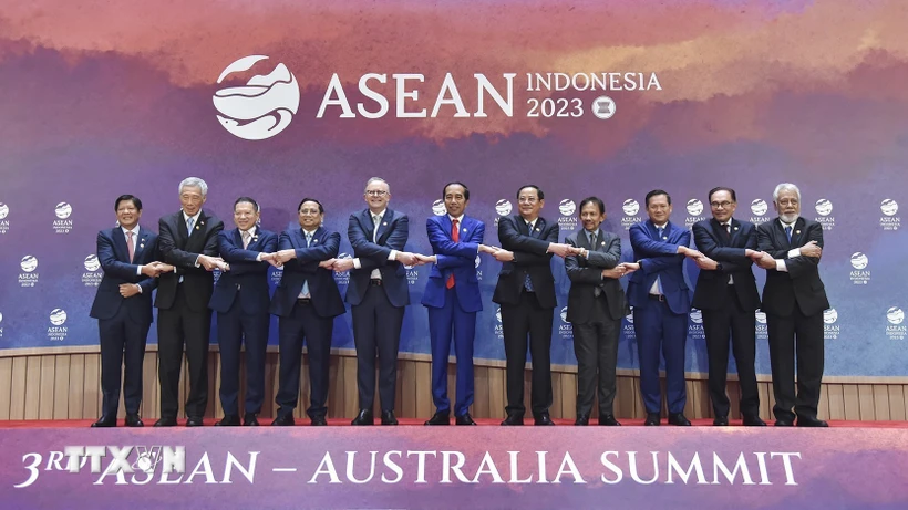 Thủ tướng Phạm Minh Chính và các Trưởng đoàn dự Hội nghị Cấp cao ASEAN-Australia lần thứ 3 chụp ảnh chung. (Ảnh: Dương Giang-TTXVN)