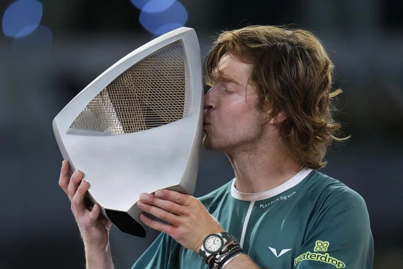 Andrey Rublev vô địch Madrid Open 2024. (Nguồn: AP)