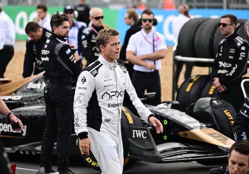Tài tử Brad Pitt vào vai một tay đua gạo cội bất ngờ quay trở lại đường đua F1. (Nguồn: Reuters)