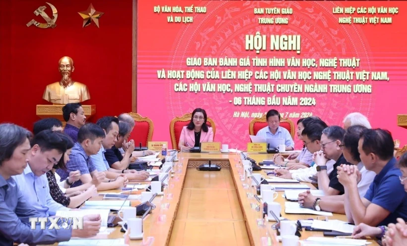 Giao ban đánh giá tình hình văn học, nghệ thuật và hoạt động của Liên hiệp các Hội Văn học nghệ thuật Việt Nam và các hội văn học, nghệ thuật chuyên ngành Trung ương - 06 tháng đầu năm 2024. (Ảnh: Văn Điệp/TTXVN)