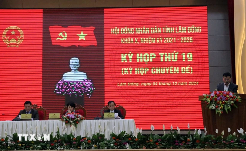 Quang cảnh Kỳ họp Hội đồng Nhân dân tỉnh Lâm Đồng thứ 19, nhiệm kỳ 2021-2026. (Ảnh: Chu Quốc Hùng/TTXVN)