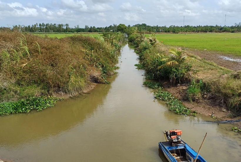 Tuyến kênh nội đồng ở huyện Long Phú, tỉnh Sóc Trăng. (Ảnh: Tuấn Phi/TTXVN)