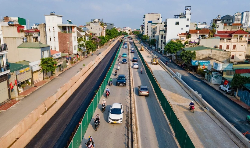 Dự án mở rộng đường Âu Cơ-Nhật Tân dự kiến sẽ hoàn thành vào quý 3. (Ảnh: PV/Vietnam+)