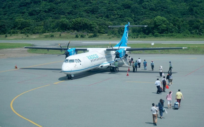 Hiện, đường bay đến Cảng Hàng không Côn Đảo chỉ có duy nhất hãng bay VASCO khai thác bằng máy bay ATR72. (Ảnh: PV/Vietnam+)