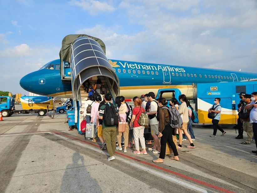 Vietnam Airlines Group mở bán 1,5 triệu vé bay dịp Tết Nguyên đán 2025