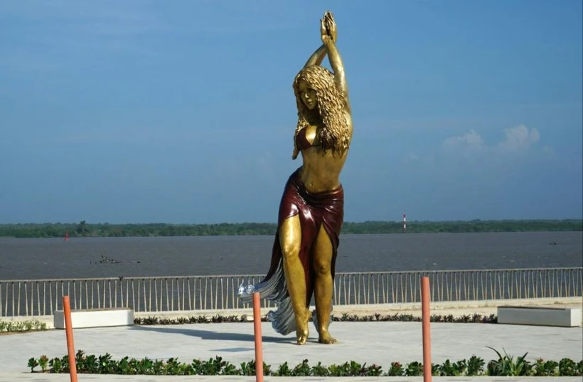 Estatua de la cantante Shakira en la ciudad de Barranquilla. (Foto: AFP)