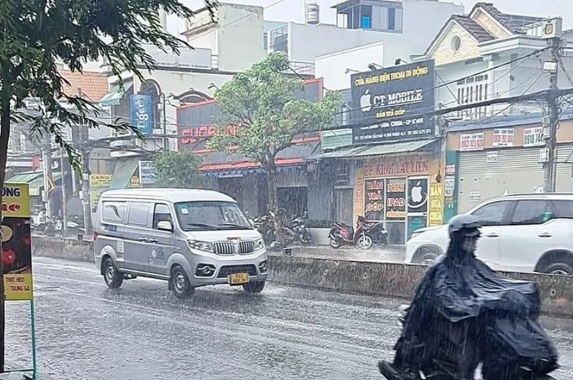 Thủ đô Hà Nội có mưa vài nơi trong ngày 5/4. (Ảnh: Dương Giang/TTXVN)