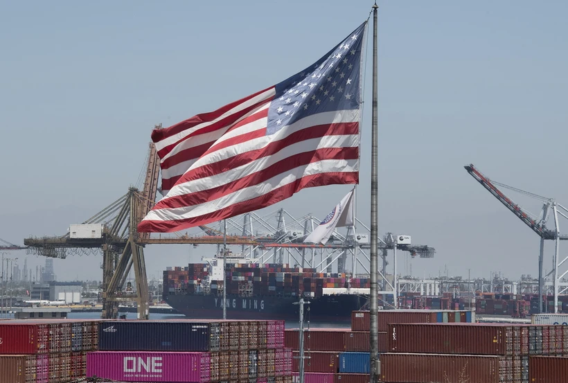 Quang cảnh cảng hàng hóa Long Beach ở California, Mỹ. (Ảnh: AFP/TTXVN)