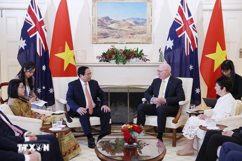 Thủ tướng Phạm Minh Chính hội kiến Toàn quyền Australia David Hurley. (Ảnh: Dương Giang/TTXVN)
