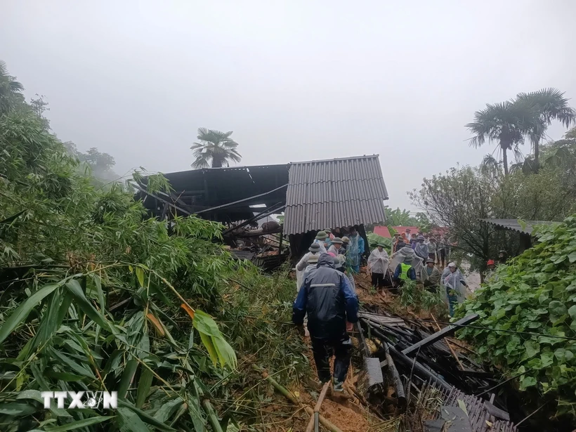 Hiện trường vụ sạt lở đất đá kinh hoàng tại thôn Phìn Chải 2, xã A Lù, huyện Bát Xát, tỉnh Lào Cai khiến 7 người mất tích. (Ảnh: TTXVN phát)