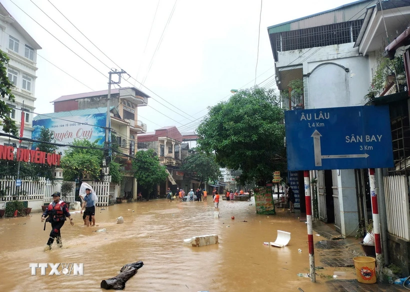 Khu vực xảy ra vụ lật thuyền khiến tình nguyện viên tham gia cứu hộ tử vong. (Ảnh: Tuấn Anh/TTXVN)