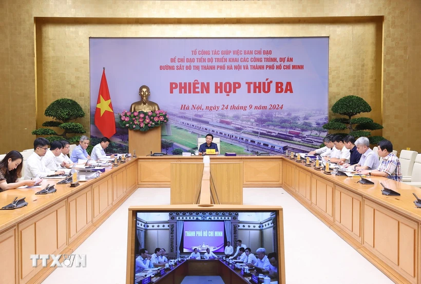 Phó Thủ tướng Trần Hồng Hà chủ trì phiên họp thứ 3 Ban chỉ đạo tiến độ triển khai các công trình, dự án đường sắt đô thị thành phố Hà Nội, Thành phố Hồ Chí Minh. (Ảnh: Văn Điệp/TTXVN)