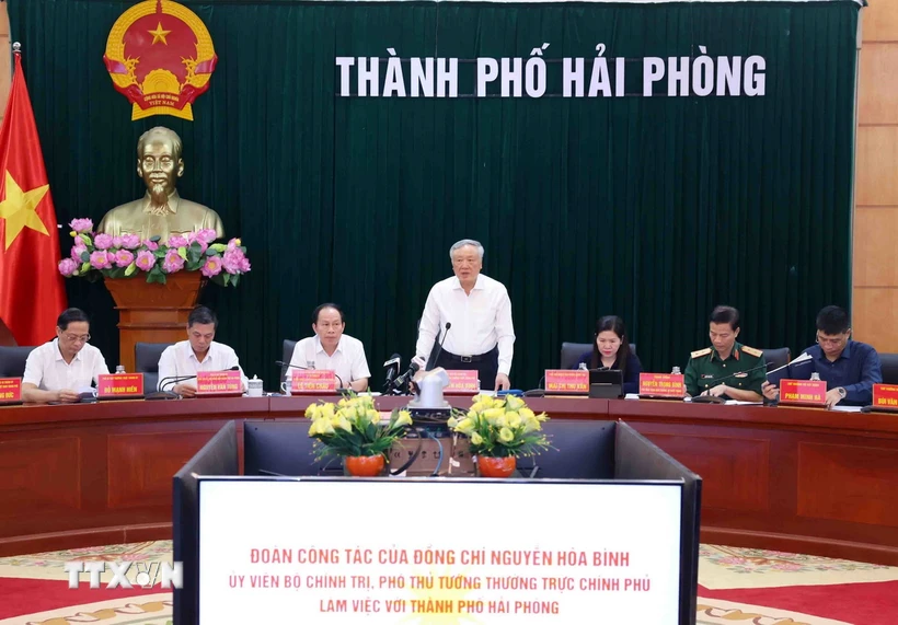 Phó Thủ tướng Thường trực Chính phủ Nguyễn Hòa Bình phát biểu chỉ đạo tại buổi làm việc với lãnh đạo thành phố Hải Phòng. (Ảnh: Phạm Kiên/TTXVN)