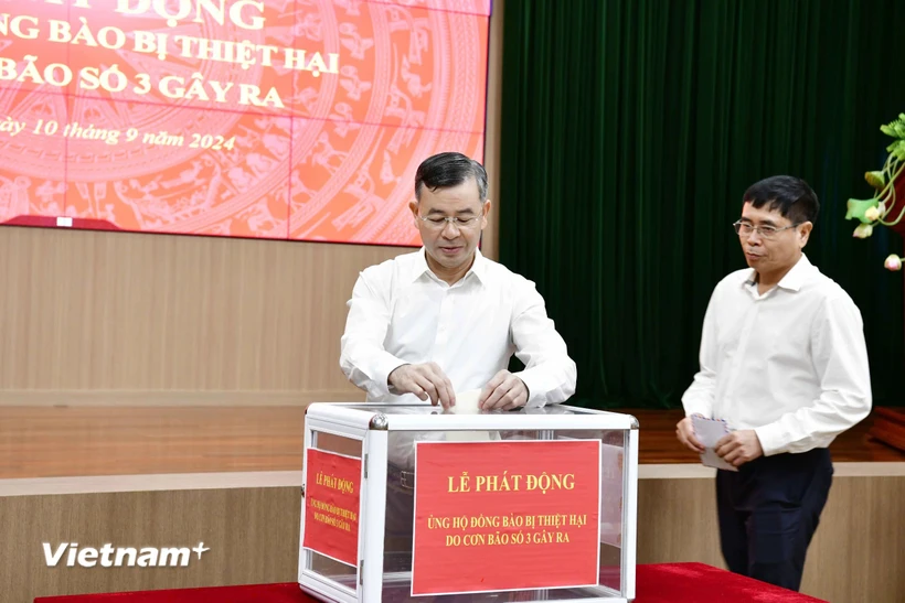 Ceremonia de lanzamiento para apoyar a las personas afectadas por la tormenta No. 3, 10 de septiembre. (Foto: Vietnam+)