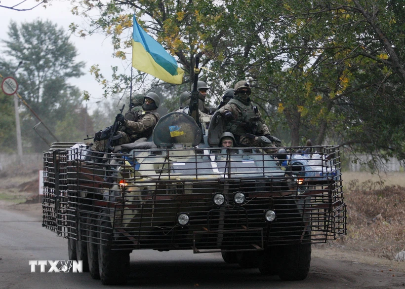 Binh sỹ Ukraine tuần tra tại thành phố Kramatorsk ở vùng Donetsk. (Ảnh: AFP/TTXVN)
