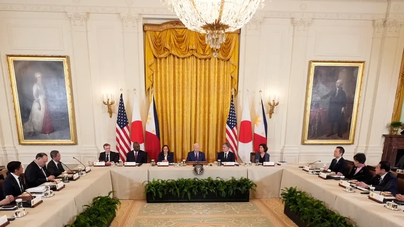 【写真】初の米日比三か国首脳会談の様子（出典：AP）