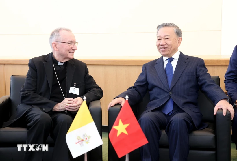 Tổng Bí thư, Chủ tịch nước Tô Lâm gặp Thủ tướng Tòa thánh Vatican, Hồng y Pietro Parolin. (Ảnh: Lâm Khánh/TTXVN)