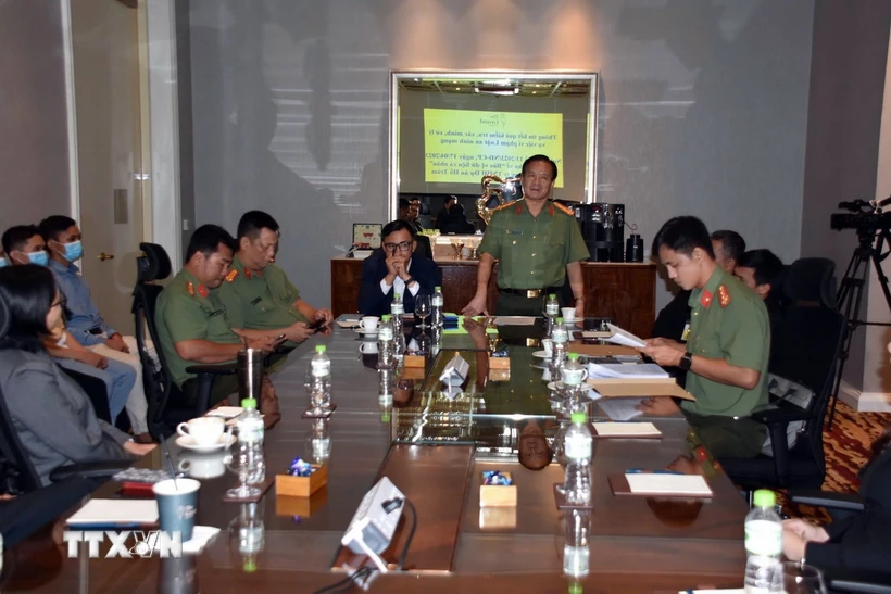 Phòng An ninh mạng và phòng chống tội phạm công nghệ cao Công an tỉnh Bà Rịa-Vũng Tàu tổ chức buổi công bố kết quả kiểm tra, xác minh, xử lý vụ việc. (Ảnh: TTXVN phát)