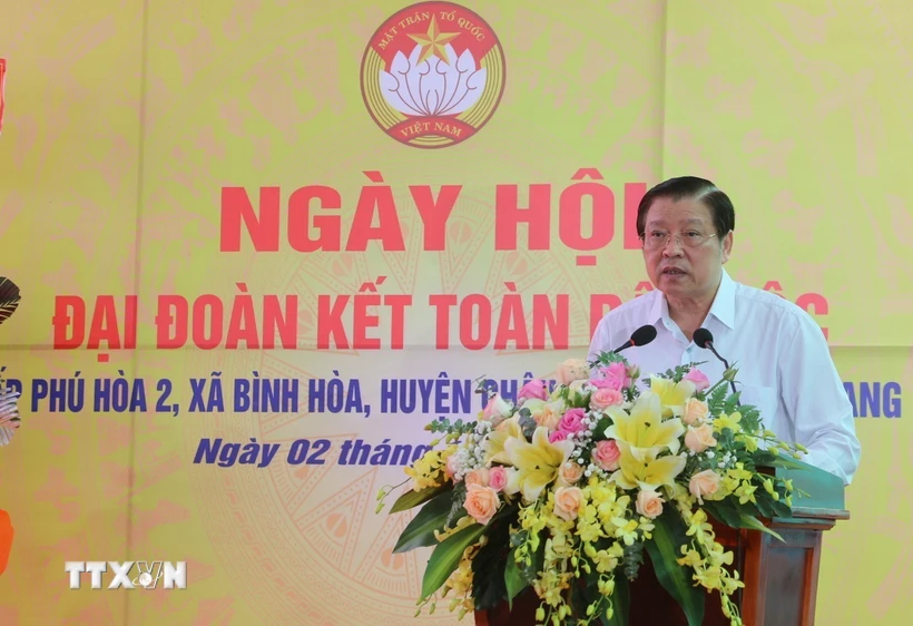 Trưởng Ban Nội chính Trung ương Phan Đình Trạc phát biểu tại Ngày hội Đại đoàn kết toàn dân tộc ấp Phú Hòa 2, xã Bình Hòa, huyện Châu Thành, tỉnh An Giang. (Ảnh: Công Mạo/TTXVN)