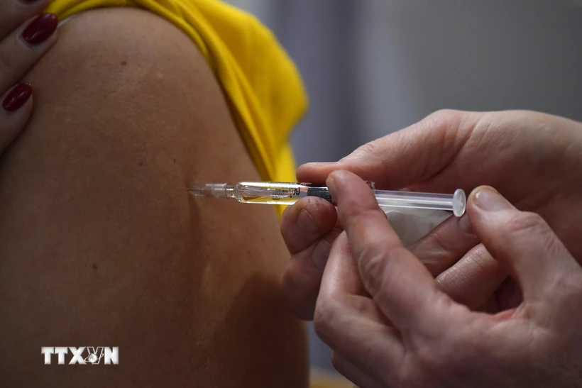 Tiêm vaccine. (Ảnh: AFP/TTXVN)